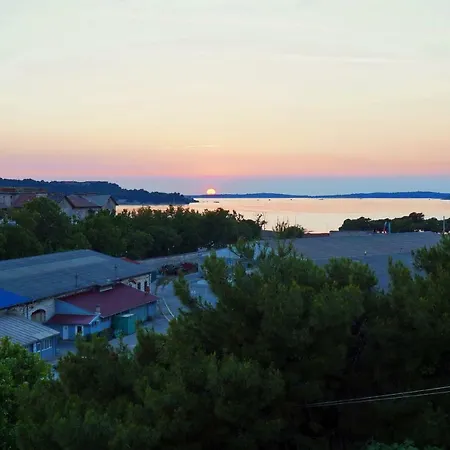 Sole Di Apartamento Pula